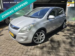 Hyundai I20 1.2i DynamicVersion | 12MND GARANTIE | AIRCO | ELEC RAMEN | LMV | NW KOPPELING |