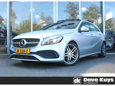 Mercedes-Benz A-klasse 180 AMG Line | Panoramadak