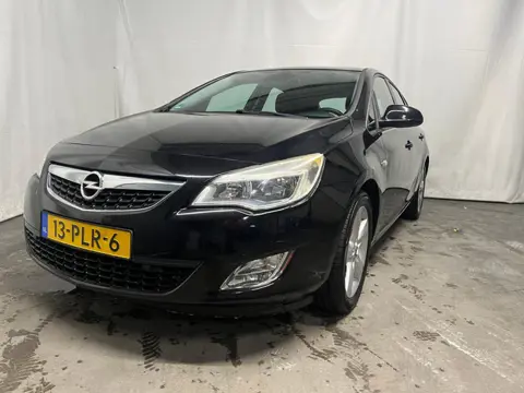 Opel Astra 1.3 CDTi Edition SCHADEAUTO!!