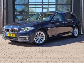 BMW 5 Serie Touring 520i Luxury Edition | Automaat | Trekhaak | Elek. stoelen | Navi | Stoelverwarmi