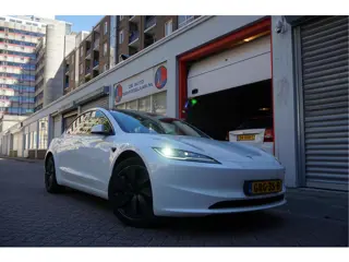 Tesla Model 3 RWD 60 kWh | Model 2025 | FSD via abonnement | Sfeerverlichting | Panoramadak | NL aut