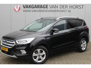 Ford Kuga 1.5-150pk EcoBoost Titanium. Nette Ford Kuga met een trekgewicht van maar liefst 2.000kg !