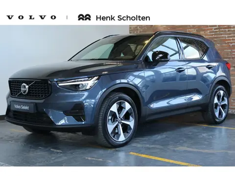 Volvo XC40 B4 Plus Dark | Trekhaak Semi-elektrisch | Adaptieve Cruise Control | Pilot Assist | Verwa
