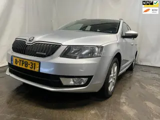 Skoda Octavia Combi 1.6 TDI Greenline Businessline - Achter Schade