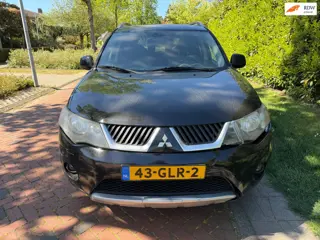 Mitsubishi Outlander 2.4 Instyle, 7-persoons, Automaat, Airco, APK 05-09-2026.
