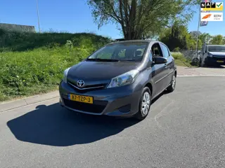 Toyota Yaris 1.0 VVT-i Aspiration Airco, navigatie, camera