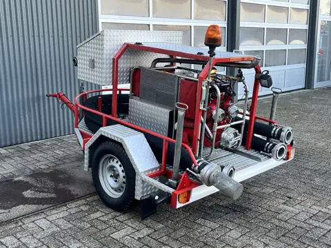 Brandweeraanhanger Waterpomp Bluswater Aansluitslangen Zuigen Motorspuitaanhanger MSA