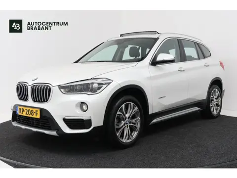 BMW X1 SDrive20i Centennial High Executive (PANORAMADAK, TREKHAAK, CAMERA, PDC, LEDER, HEAD-UP, DEAL