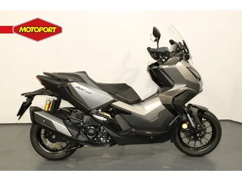 Honda ADV 350 A (bj 2025)