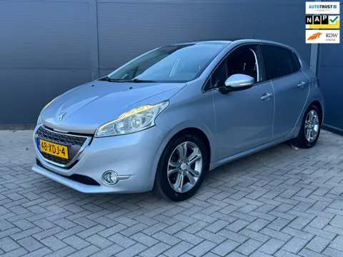 Peugeot 208 1.4 VTi Allure 50.000 km !! / Pano / Navi