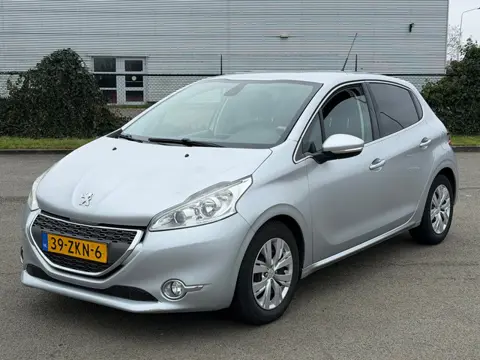 Peugeot 208 1.4 VTi Griffe Airco - Nieuwe APK
