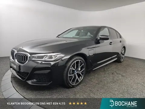 BMW 5-serie 530e xDrive High Executive | Apple CarPlay + Android Auto | Schuif / kanteldak |