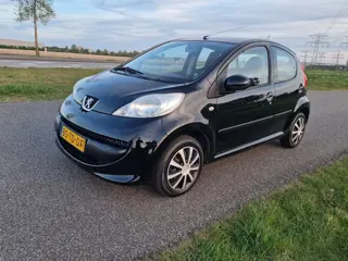 Peugeot 107 1.0-12V XS 5 deurs Airco