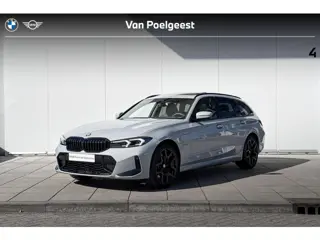 BMW 3 Serie Touring 330e xDrive M-Sport Pro / 19" / Trekhaak / Getinte Ramen / Glazen schuifdak
