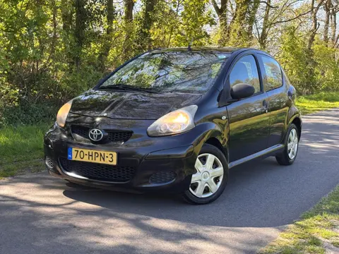Toyota Aygo 1.0-12V Access | Nieuwe APK Nu € 1.750,- !!!