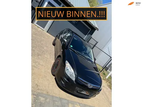 Hyundai I30 1.4i Dyna Airco Elek Ramen LAGE KM!!