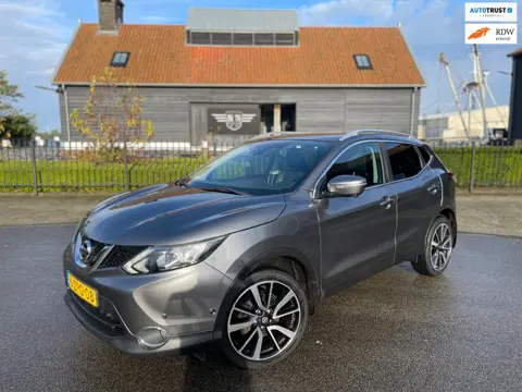 Nissan Qashqai 1.2 Premier Edition PANORAMADAK LEER 360"CAMERA NAVIGATIE