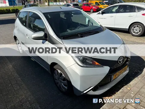 Toyota Aygo 1.0 VVT-i x-play (bj 2015)