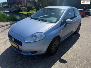 Fiat Grande Punto 1.2 Sportsound design by giugiaro