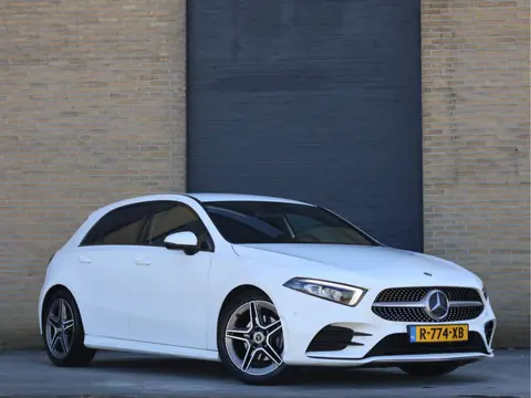 Mercedes-Benz A-Klasse 180 AMG Line Automaat Stoelverwarming | 18" | CarPlay | Camera | Sportstoelen