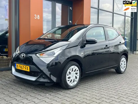 Toyota Aygo 1.0 VVT-i x-play|Carplay|Airco|Camera|Isofix