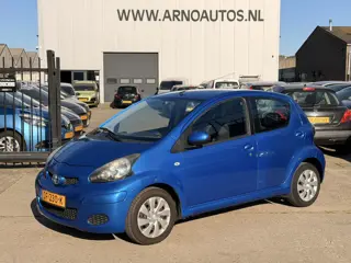 Toyota Aygo 1.0-12V Comfort 5-DEURS, STUURBEKRACHTIGING, ELEK-RAMEN, RADIO-CD-MP3-AUX, ISOFIX, CENT-