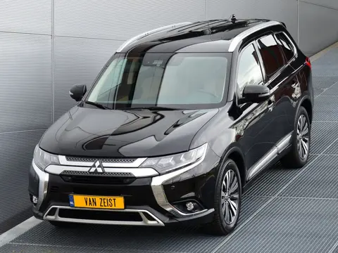 Mitsubishi Outlander 2.O CVT INSTYLE 7-ZIT 4WD | HOGE ZIT | LEER | ADAPTIEF CRUISE | 7 PERSOONS | TR