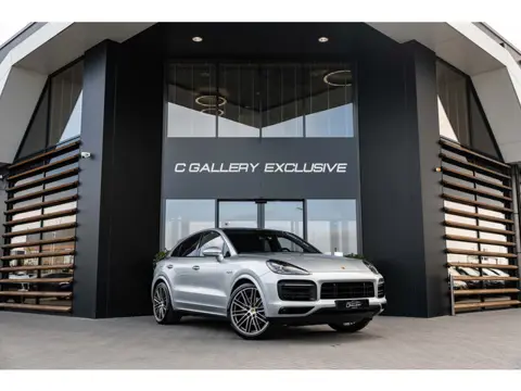Porsche Cayenne Coupé 3.0 E-Hybrid - Origineel NL | Sport Chrono + | Panorama | Elek. Trekhaak | Bos