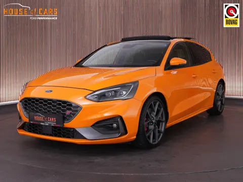 Ford Focus 2.3 280pk ST-3 |panoramadak|head-up|adaptive LED|Apple Carplay|winterpack|cruise control|