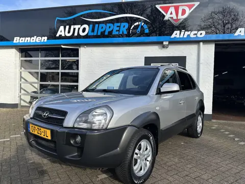 Hyundai Tucson 2.0i Style /Dealer onderhouden/Lm velgen/All season banden/Trekhaak/1e Eigenaar
