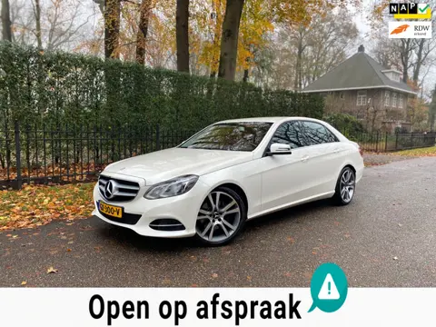 Mercedes-Benz E-klasse 200 Parelmoer Wit, Trekhaak, Leer NAP