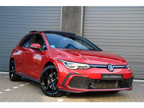 Volkswagen Golf 1.4 eHybrid DSG GTE | Pano | IQ | Elektrische trekhaak | Winter pack premium | Kings