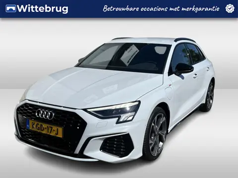 Audi A3 Sportback 40 TFSI e 2x S-Line / AUTOMAAT/ ZWART OPTIEK/ CAMERA/ PARK. SENSOREN/ LED/ SMARTPH