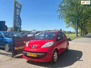 Peugeot 107 1.0-12V XR ,CENTRALE DEURVERGRENDELING,WEINIG KM,NAP,BOORDCOMPUTER,MULTI MEDIA,AUX,USB,S