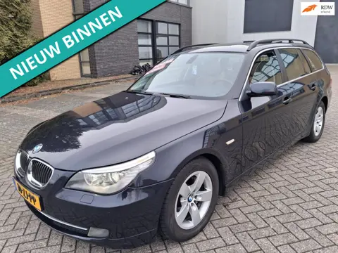 BMW 5-serie Touring 523i Business Line NETTE AUTO RIJDT EN SCHAKELT GOED