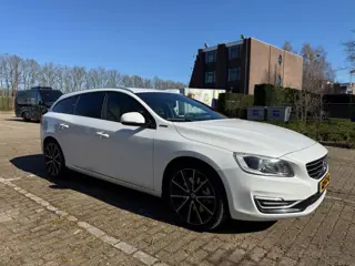 Volvo V60 2.4 D5 Twin Engine Special Edition Euro 6 White Leather White Metallic