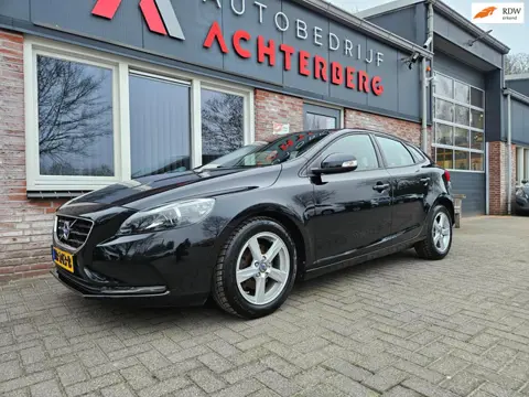 Volvo V40 1.6 T2 Momentum Trekhaak! Navigatie! Airco/Clima! Xenon! Nette Auto! Cruise Control!