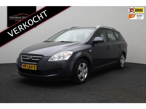 Kia cee'd Sporty Wagon 1.6 Fifteen 2008 | Airco | Trekhaak | Stuurwiel Bediening | Radio CD | Boekje