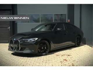 BMW i4 eDrive40 84 kWh | Stoelverwarming | Stuurverwarming | Apple Carplay | Adaptive Cruise Control
