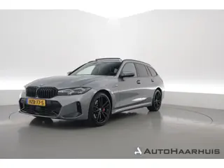 BMW 3 Serie Touring 330e M-Sport Pro | Rijklaar! | Pano | Widescreen | ShadowLine | HUD | Camera+PDC