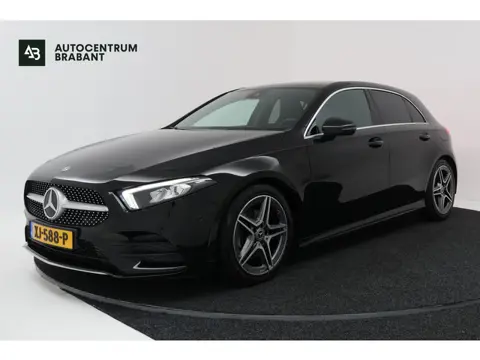 Mercedes-Benz A-klasse 200 Business Solution AMG (NAVIGATIE, CAMERA, STOELVERWARMING, LED, PDC)