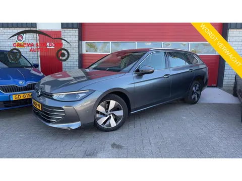 Volkswagen Passat Variant 1.5 eTSI Business NL-AUTO / TREKHAAK / FULL LED / SFEER / KEYLESS / CAMERA