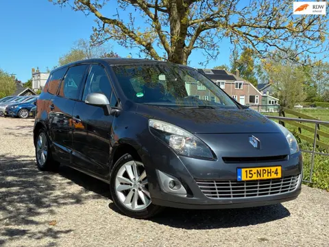 Renault Grand Scénic 1.4 TCe Celsium | 7-Persoons + Cruise + Clima + Navi Nu € 1.975,-!!!
