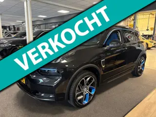 Lynk & Co 01 1.5 / pano / 360 camera / 1800kg trekgewicht/ Infinity / navi / stoelverwarming/trekhaa