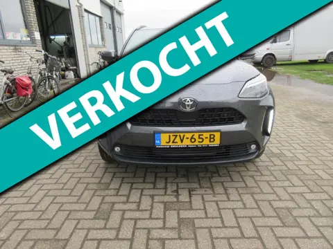 Toyota Yaris Cross 1.5 Hybrid 130 Dynamic,verwarmde stoelen en stuurwiel,navi,etc...