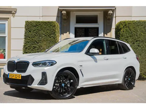 BMW X3 xDrive30e High Executive TREKHAAK | KUIPSTOELEN | MEMORY | CAMERA | HIFI