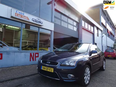 Ford Focus Coupé-Cabriolet 2.0-16V Titanium