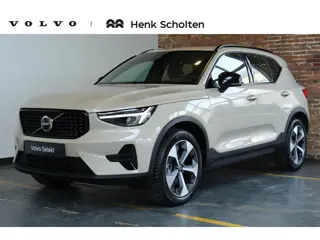 Volvo XC40 B4 Plus Dark | Trekhaak Semi-elektrisch | Adaptieve Cruise Control | Pilot Assist | Verwa