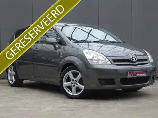 Toyota Corolla Verso 2.2 D-4D Luna * PDC * ECC * 177 PK !!