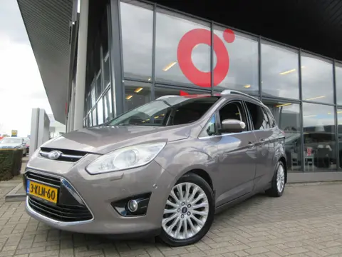 Ford Grand C-Max 1.6 EcoBoost Titanium | 1E EIGENAAR | VIERSEIZOENEN BANDEN || TREKHAAK | PANORAMADA